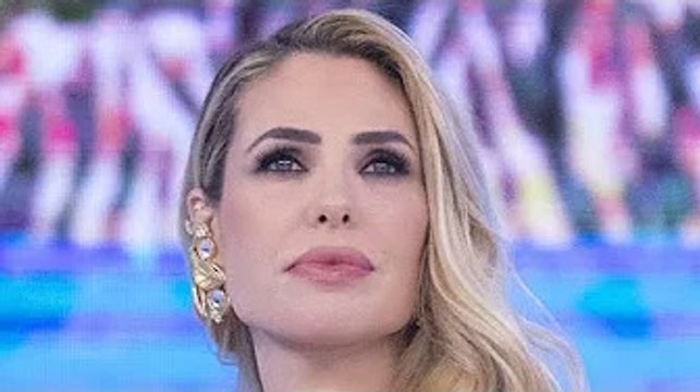 Ilary Blasi, una storia sui social mette a tacere il gossip? C'entra Francesco Totti Negli ultimi gi