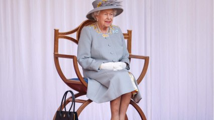 FEMME ACTUELLE - Elizabeth II atteinte du Covid-19 : la reine annule une réception diplomatique