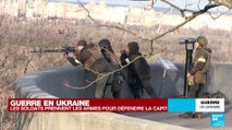 Guerre en Ukraine  les soldats prennent les armes pour défendre la capitale • FRANCE 24