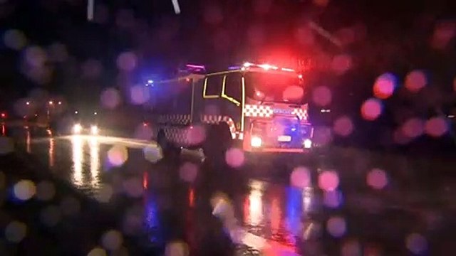 Floods leave Lismore residents stranded on roofs awaiting rescue