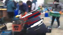 Ukraynalı siviller molotof kokteyli hazırlıyor