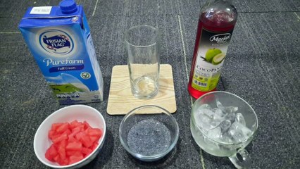 RESEP MINUMAN KEKINIAN ES MILKY SEMANGKA