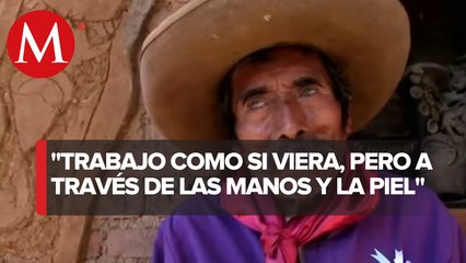 José, artesano ciego que crea sirenas de barro