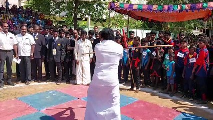 அடேங்கப்பா! என்ன ஒரு வேகம்.. சிலம்பம் சுழற்றிய அமைச்சர் மனோ தங்கராஜ்.. வியந்து பார்த்த நாகர்கோவில்