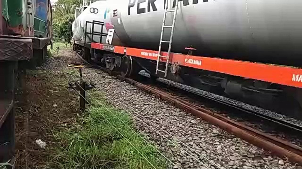 kereta pertamina lansir dan sambung gerbong