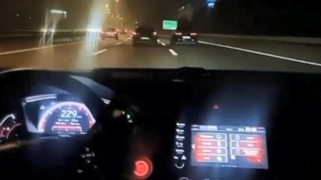 Makas attı, sosyal medyada paylaştı