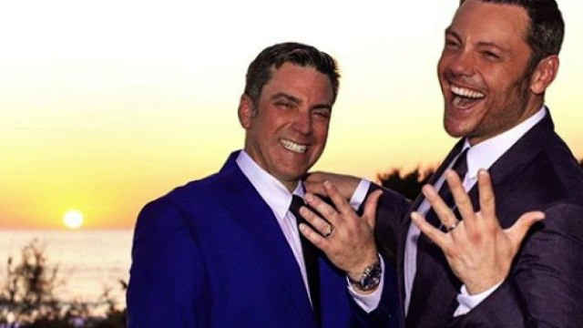 “Vi presentiamo i nostri figli”. Tiziano Ferro e Victor Allen sono diventati genitori