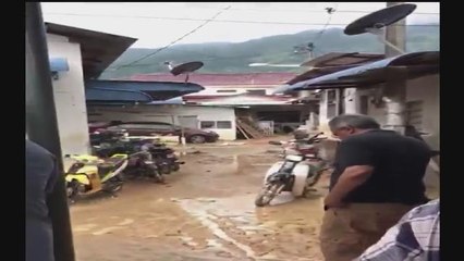 'Ini kali pertama air bah masuk dalam rumah'