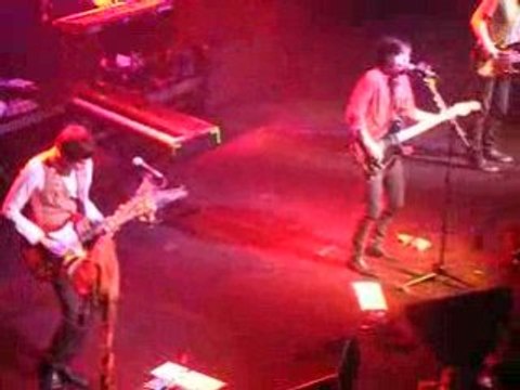 panic at the disco à paris nine in the afternoon