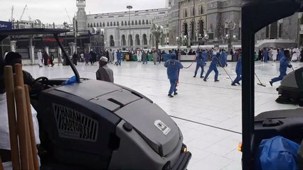 AKSI CLEANING SERVICE DI MASJIDIL HARAM