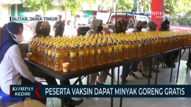 Polres Blitar Kota Gelar Vaksinasi Berhadiah Minyak Goreng