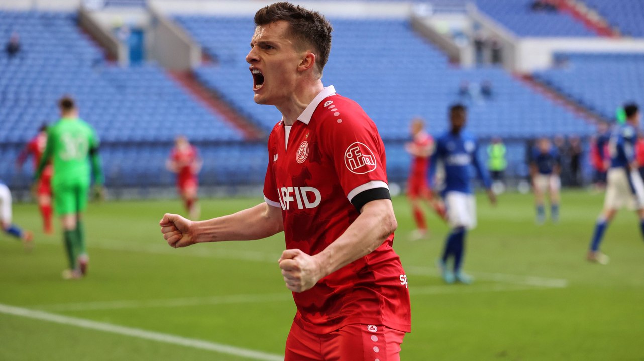 Showdown auf Schalke: RWE zittert bis zur Schlusssekunde