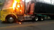 Cuatro camiones habrían sido incinerados por el ELN en vía Medellín-costa Caribe