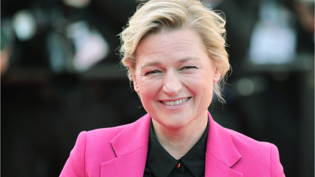 FEMME ACTUELLE - “Mon jardin secret c’est étendre mon linge” : Anne-Elisabeth Lemoine fait de rares confidences sur sa vie privée