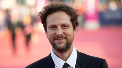 GALA VIDEO - Jean Rochefort : qui est Pierre, son fils de 40 ans ?