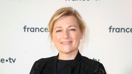 GALA VIDEO - Anne-Elisabeth Lemoine maman « soucieuse " : « À la maison, on ne parle pas trop de boulot "