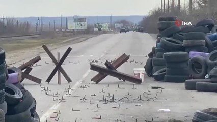 Ukraynalılar Energodar girişinde Rus ordusuna karşı barikat kurdu