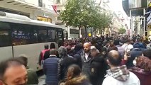 İstiklal Caddesi'nde zamları protesto eden öğrenciler gözaltına alındı
