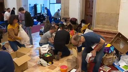 Tải video: Solidarietà: si moltiplicano le donazioni da inviare agli ucraini