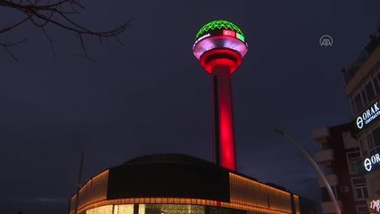 Atakule, Türkmenistan bayrağının renklerine büründü