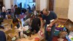 Em várias cidades europeias recolhem-se donativos para os ucranianos