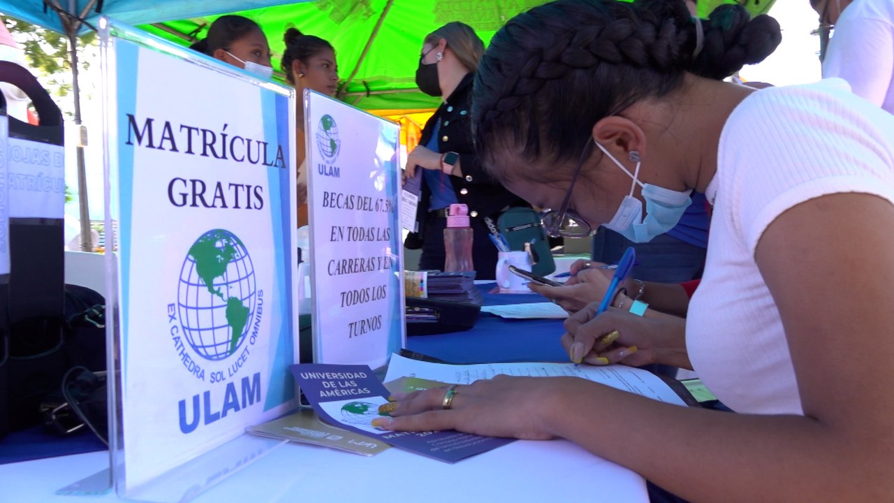 Un éxito la clausura de la V Feria Departamental de Becas Universitarias