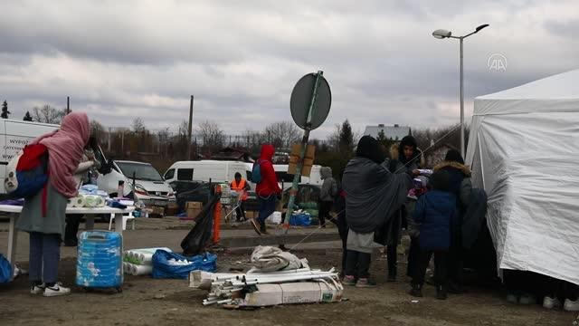 Son dakika haber: Rusya-Ukrayna savaşı nedeniyle Ukrayna'dan kitleler halinde kaçışlar sürüyor