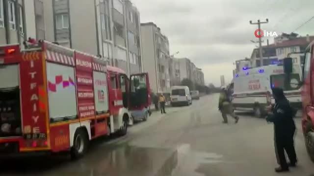 Son dakika haberi | Edremit'te yangında can pazarı kamerada.. Yangın çıkan binada mahsur kalanları itfaiye kurtardı