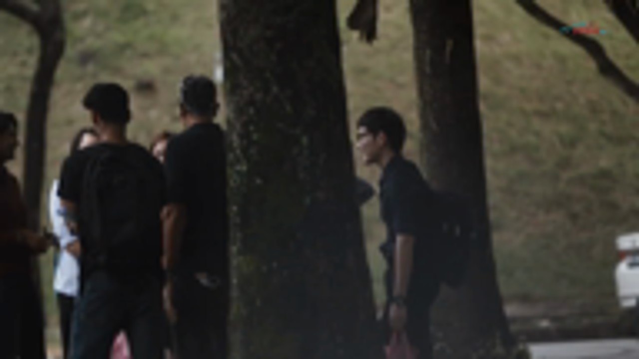 Social Experiment : Will Malaysians Lend A Stranger Their Mobile Phones