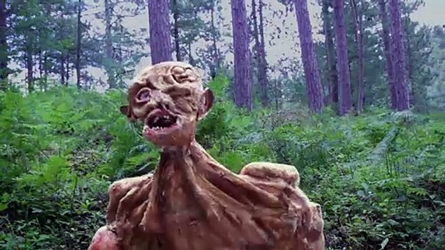 FREAK WE trailer 2997 GREEN BAND