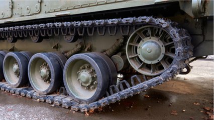 Tanks T-90, "bombes à vide", hélicoptères... Voici les armes qu'utilise l'armée russe en Ukraine