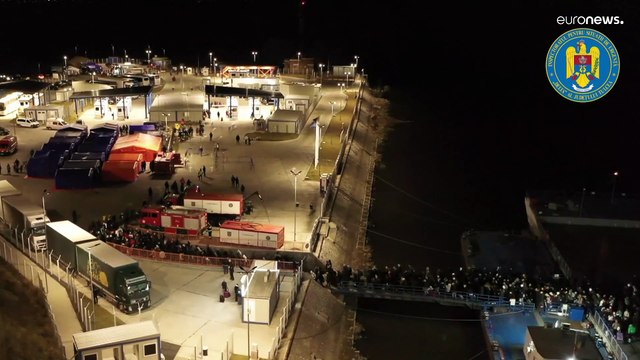 [Reportage] Avec les milliers d'Ukrainiens traversant le Danube pour se réfugier en Roumanie