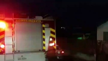 Criança prende o pé e mobiliza socorristas