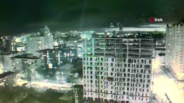 Ukrayna'nın başkenti Kiev'e füze saldırısı düzenlendi. Kiev'in Rusya tarafından balistik füze ile vurulduğu öne sürüldü.