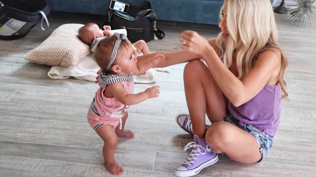 SAVANNAH TEACHES TWIN BABIES HOW TO WALK!!! (KID SWAP)
