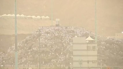 Muslim pilgrims start arriving in Arafat