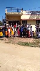 तीन माह से बगथल पशु उपकेन्द्र पर लटका है ताला,  किया प्रदर्शन