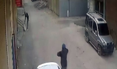Gaziantep'te sokakta kahreden görüntü