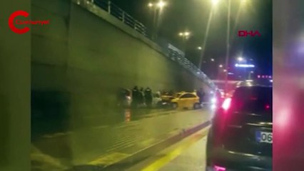 Polisten kaçan sürücü ters yöne girip kaza yaptı: 1 yaralı