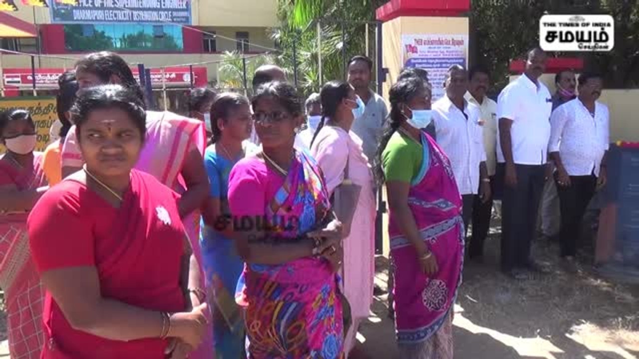 இந்தாங்க இனிப்பு எடுத்துக்கோங்க; ஸ்டாலினுக்கு பிறந்த நாள்!