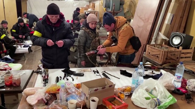 Kyiv residents sign up for civil defence units as Russia assault continues