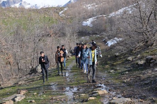 Baharın gelişiyle terörden temizlenen bölgede sporculardan 'Trekking' keyfi