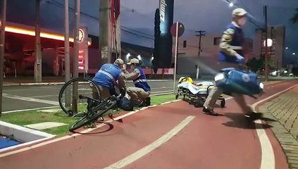 Homem fratura a clavícula ao cair de bicicleta em ciclovia na Av. Brasil
