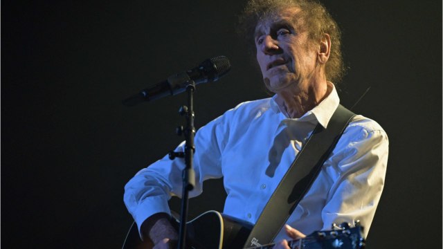 FEMME ACTUELLE - Alain Souchon : ses tristes confidences sur la fin de vie de sa mère, atteinte de la maladie d’Alzheimer