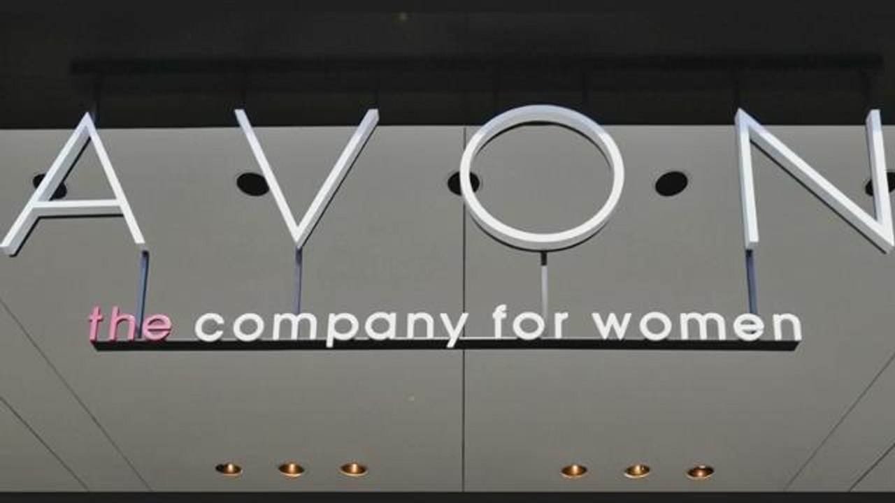 Avon's CEO to step down
