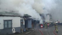 Kağıthane'de yangın paniği: İşyerinin çatısı alev alev yandı