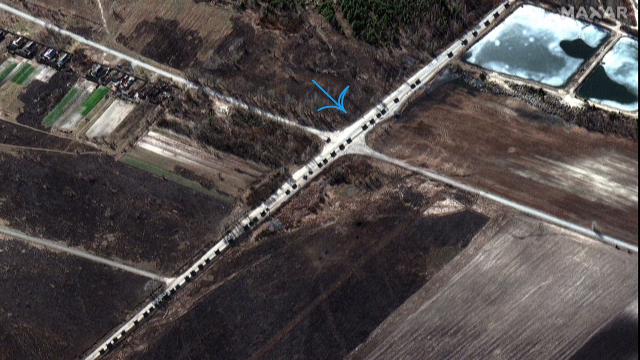 Guerre en Ukraine : les images d’un immense convoi militaire russe se dirigeant vers Kiev