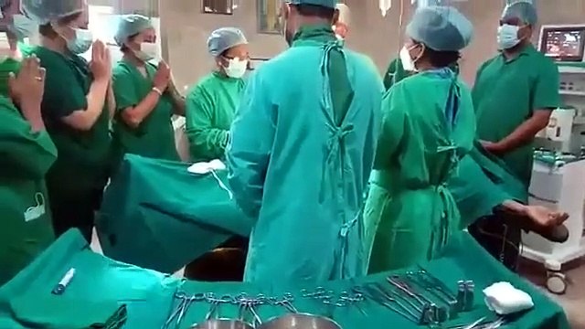 தன்வந்திரி மந்திரம் உச்சரித்து அறுவை சிகிச்சை செய்யும் டாக்டர்கள்! பரவும் கர்நாடக மருத்துவமனை வீடியோ