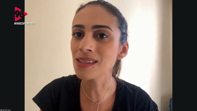 98 Esportes | A maneira que ele vem se comportando nessa questão da aproximação com o torcedor é elogiável , comenta Lohanna Lima sobre a postura do Ronaldo
