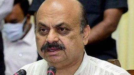Karnataka CM Bommai speaks to Naveen Shekharappa's family